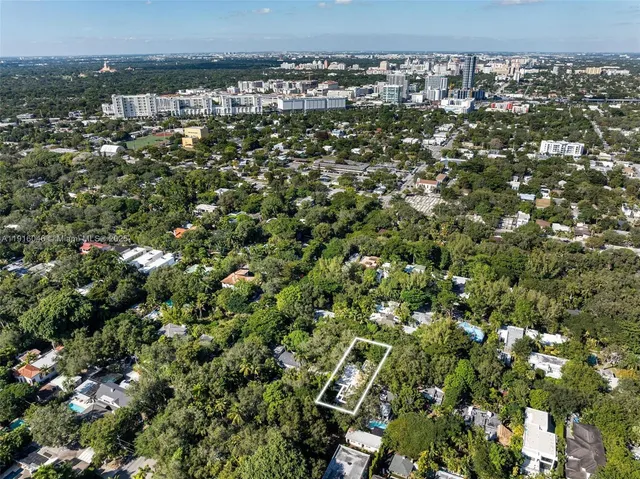 $5,895,000 | 3670 Avocado Avenue, Miami, FL 33133