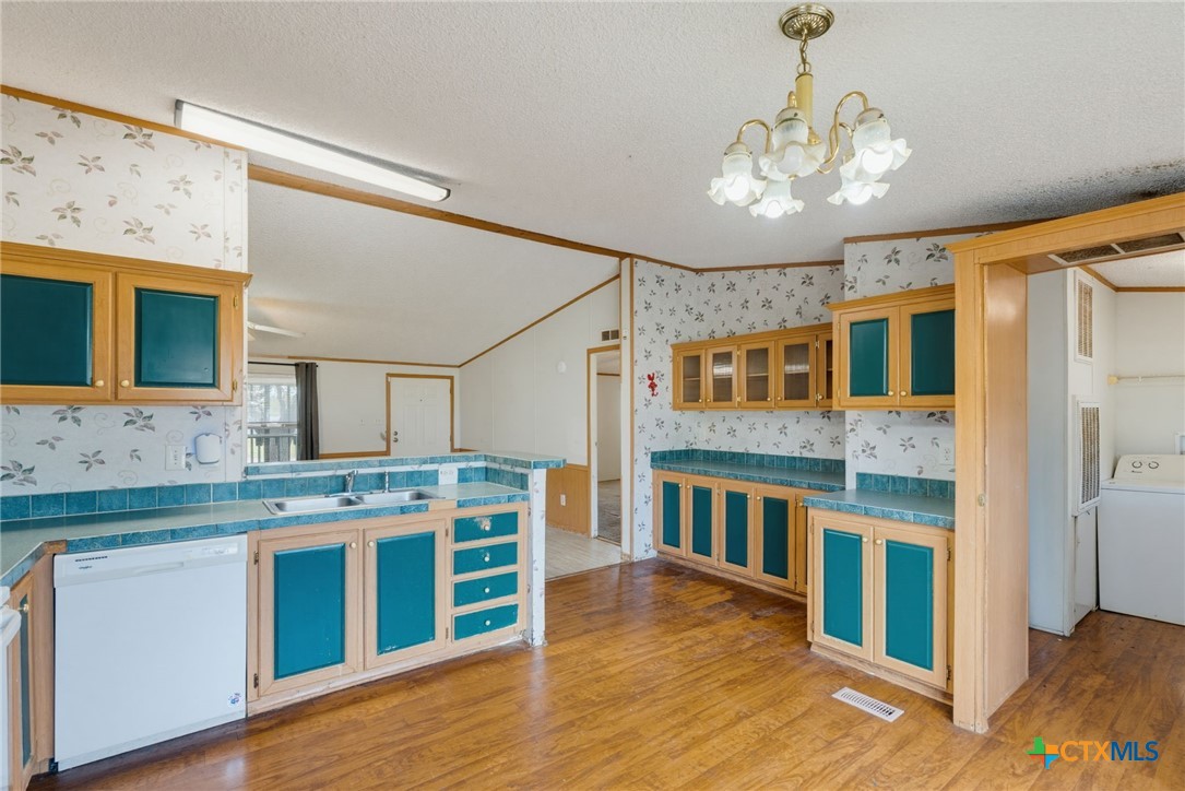 1506 Quail Point Drive Kempner, TX 76539 - Photo 10 of 32