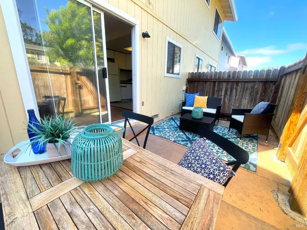 $438,000 | 1422 North Oak Street, Calistoga, CA 94515