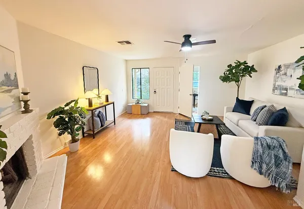 $438,000 | 1422 North Oak Street, Calistoga, CA 94515