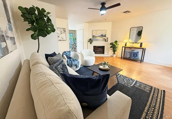 $438,000 | 1422 North Oak Street, Calistoga, CA 94515