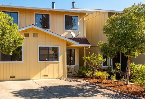 $438,000 | 1422 North Oak Street, Calistoga, CA 94515
