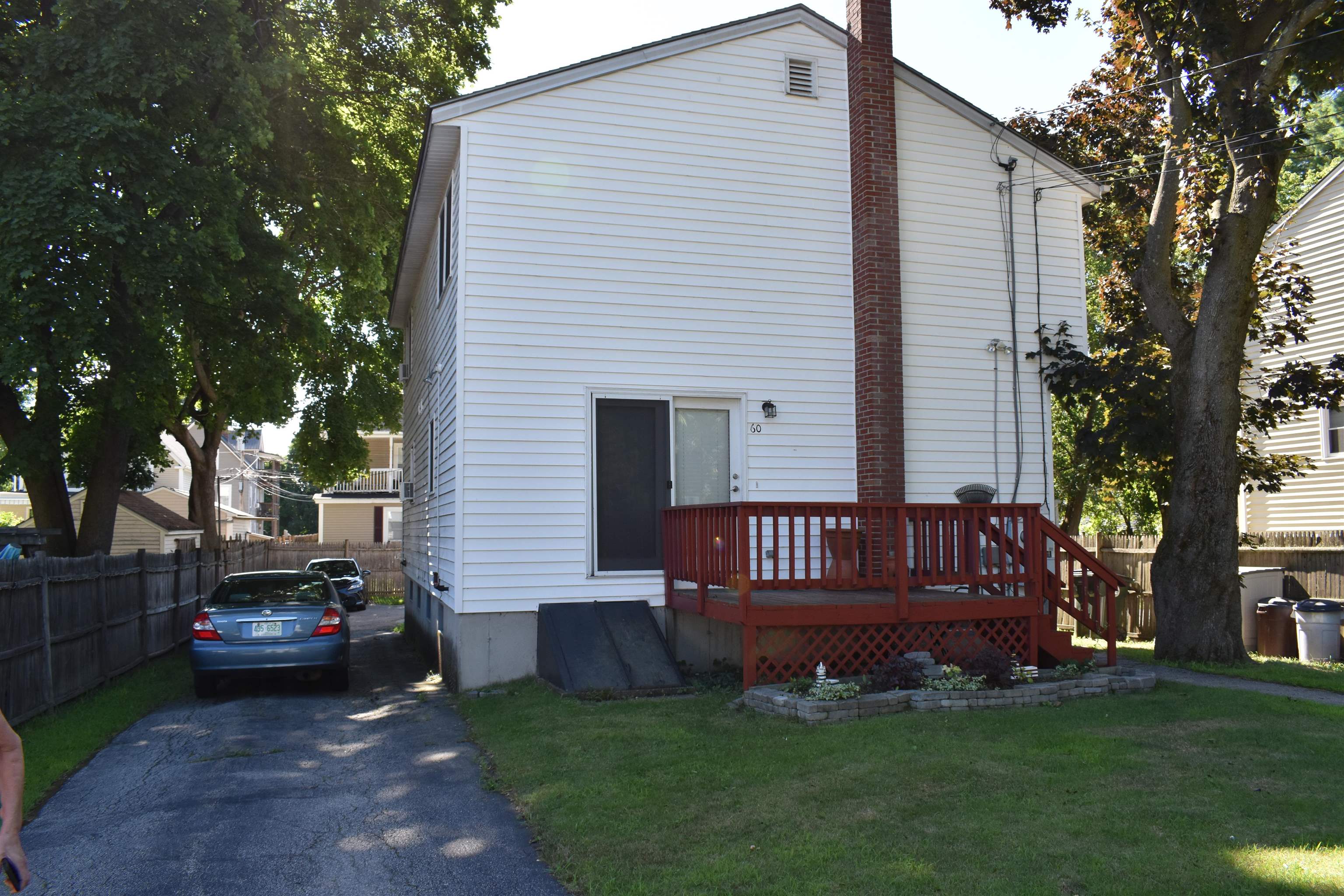 62 Wheelock Street Manchester, NH 03102 - Photo 4 of 14