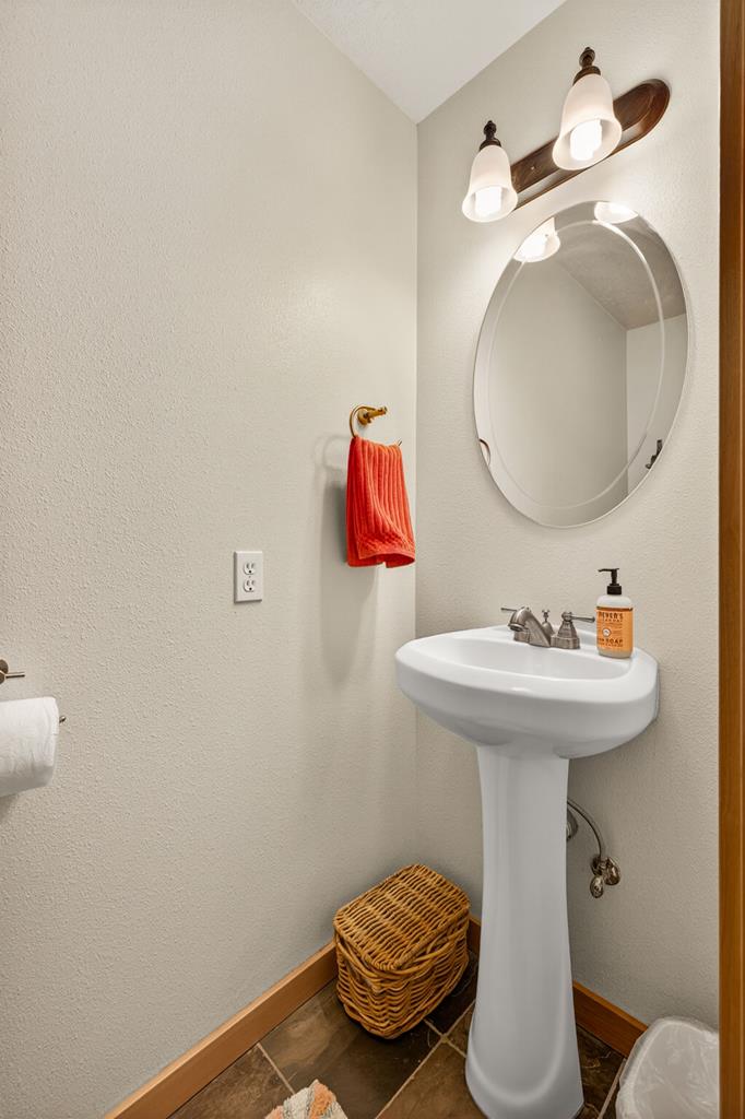 31 Eagle Trail Cascade, ID 83611 - Photo 22 of 50 Powder room, on the main floor.