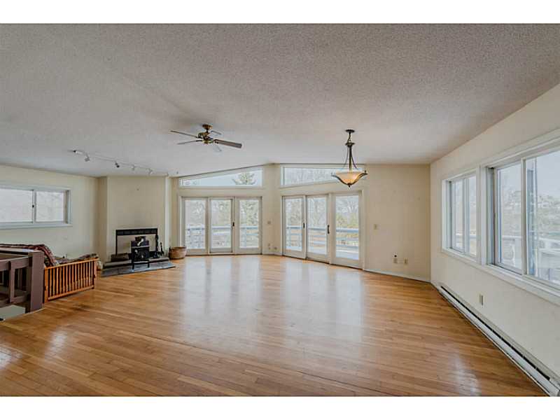 1106 East Shore Road Jamestown, RI 02835 - Photo 5 of 12 Dining Room.