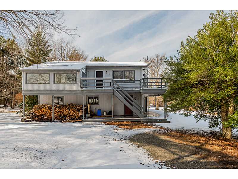 1106 East Shore Road Jamestown, RI 02835 - Photo 6 of 12 Exterior Front.