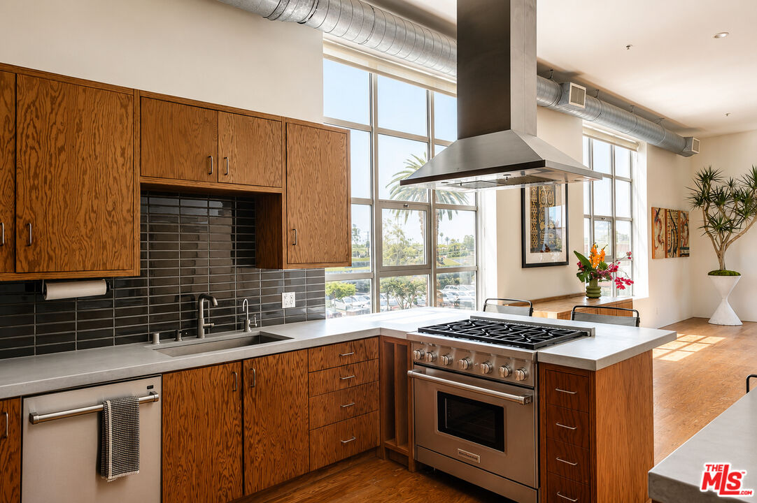 1643 12th Street, Unit 2 Santa Monica, CA 90404 - Photo 8 of 22 Gallery Image 8
