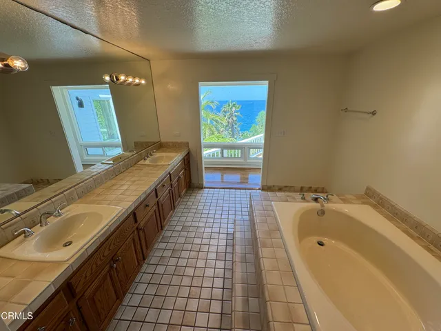 $15,000 | 32175 Coast Highway, Laguna Beach, CA 92651