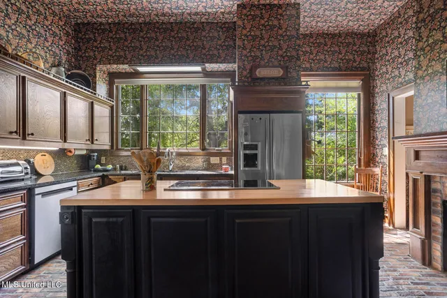 $2,300,000 | 3826 Highway 18, Brandon, MS 39042