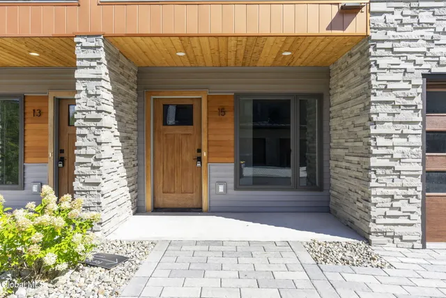 $665,000 | 15 Footpath Way, Lake George, NY 12845