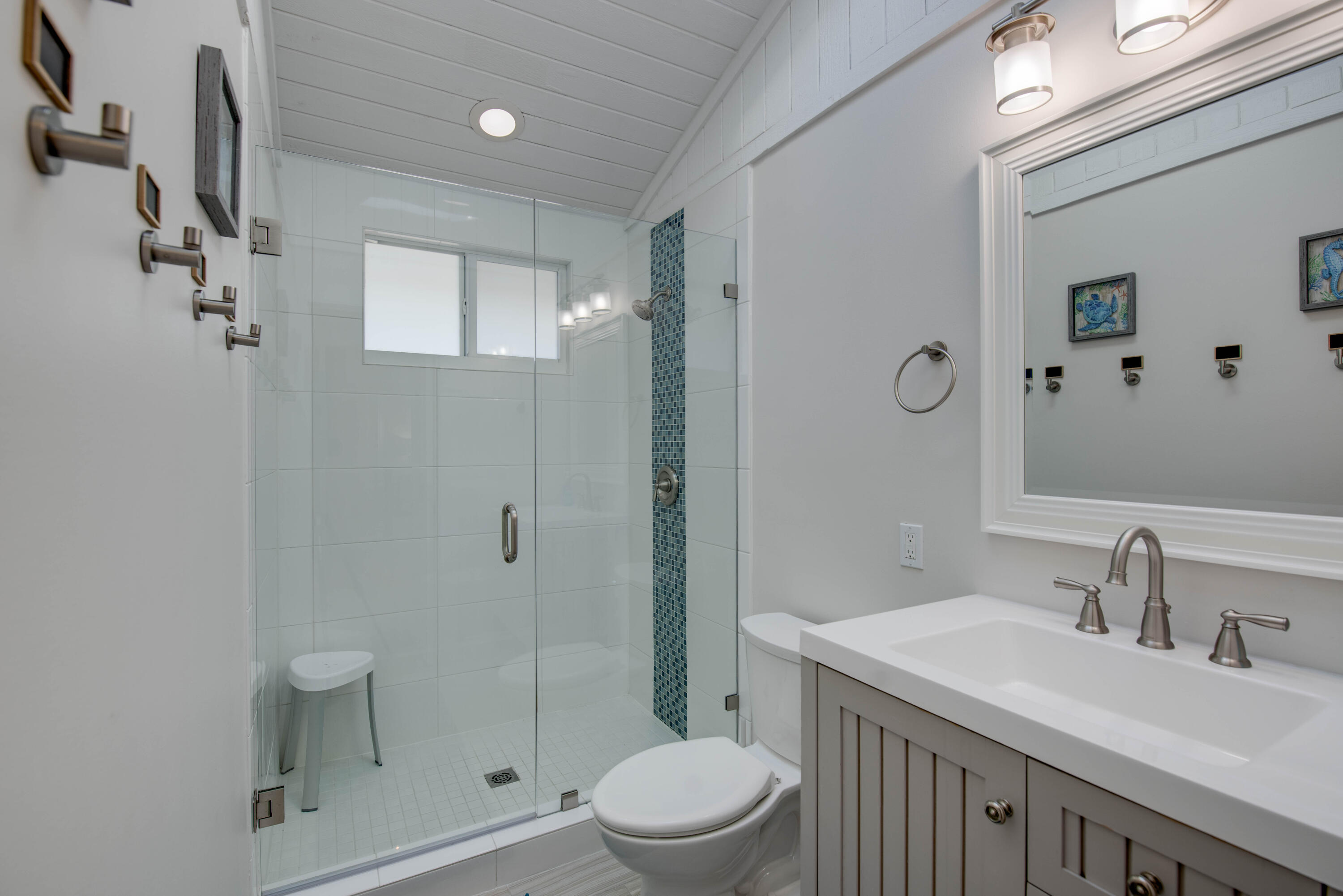 375 Pirates Road Summerland Key, FL 33042 - Photo 17 of 30 Guest Bath