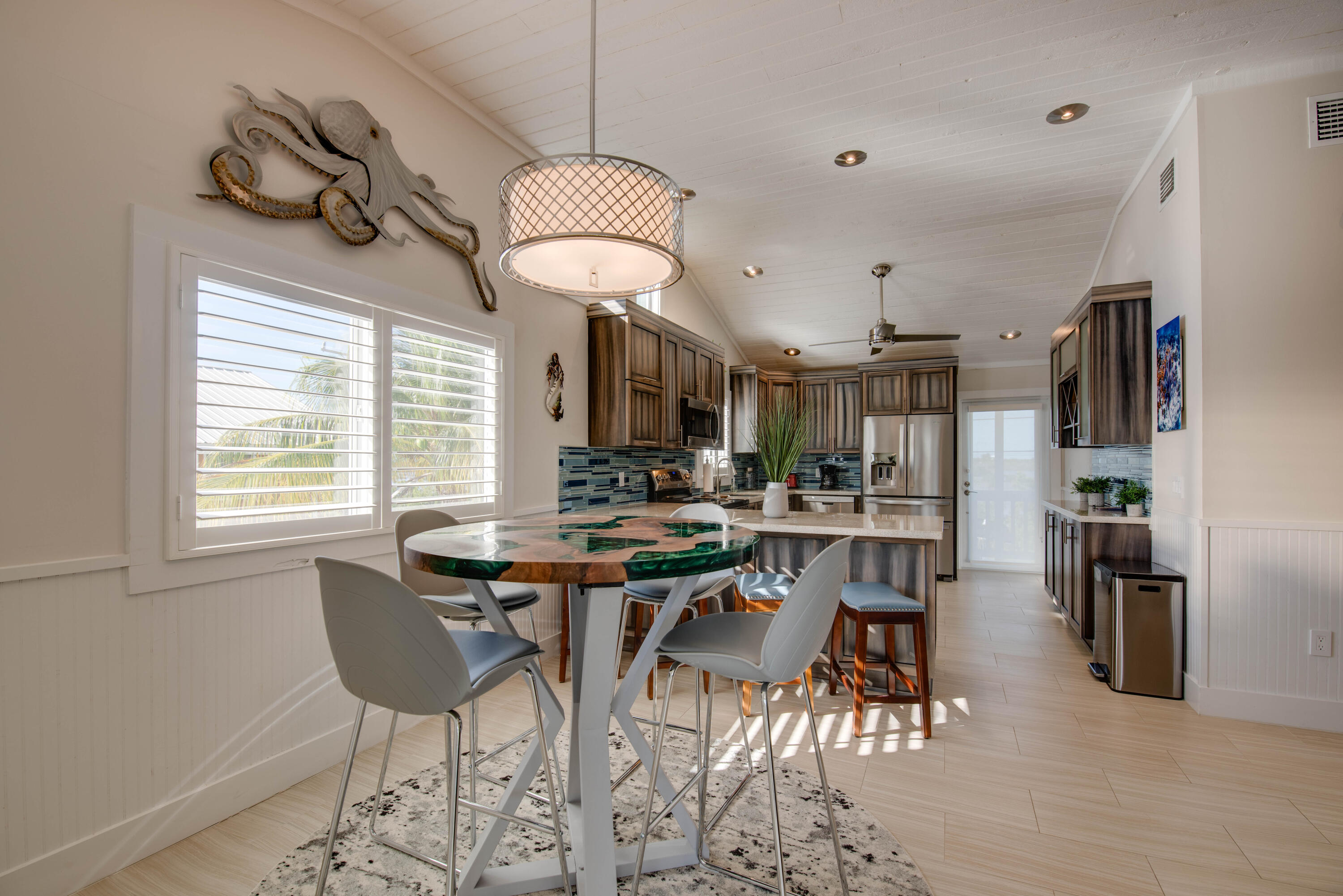 375 Pirates Road Summerland Key, FL 33042 - Photo 7 of 30 Additional Entertaining Space