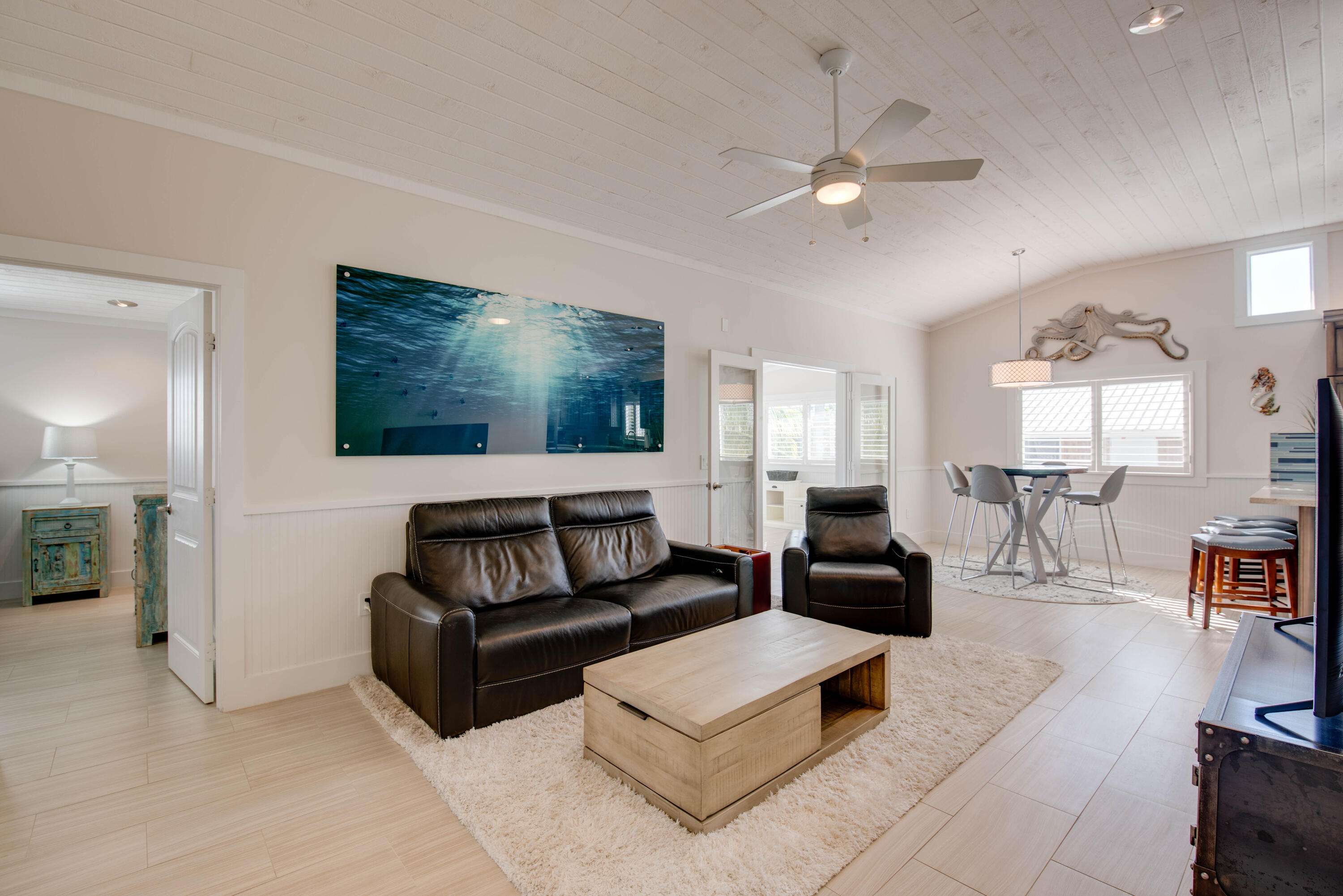375 Pirates Road Summerland Key, FL 33042 - Photo 10 of 30 More Beautiful Artwork