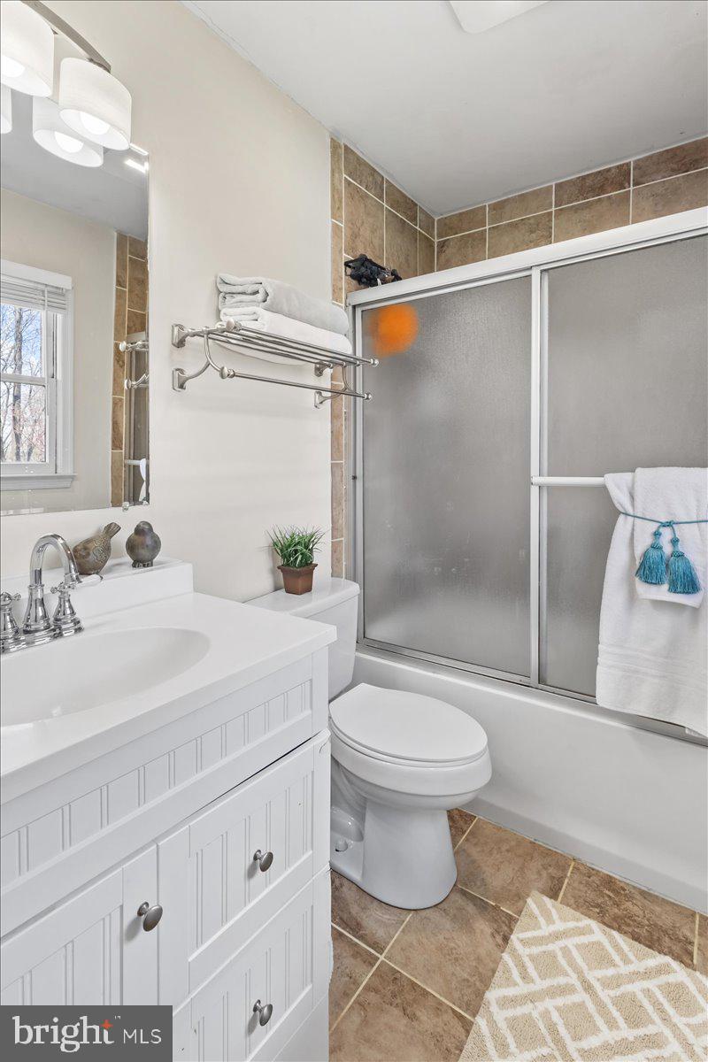 125 Choptank Road Stafford, VA 22556 - Photo 23 of 65 Primary Ensuite Bathroom!