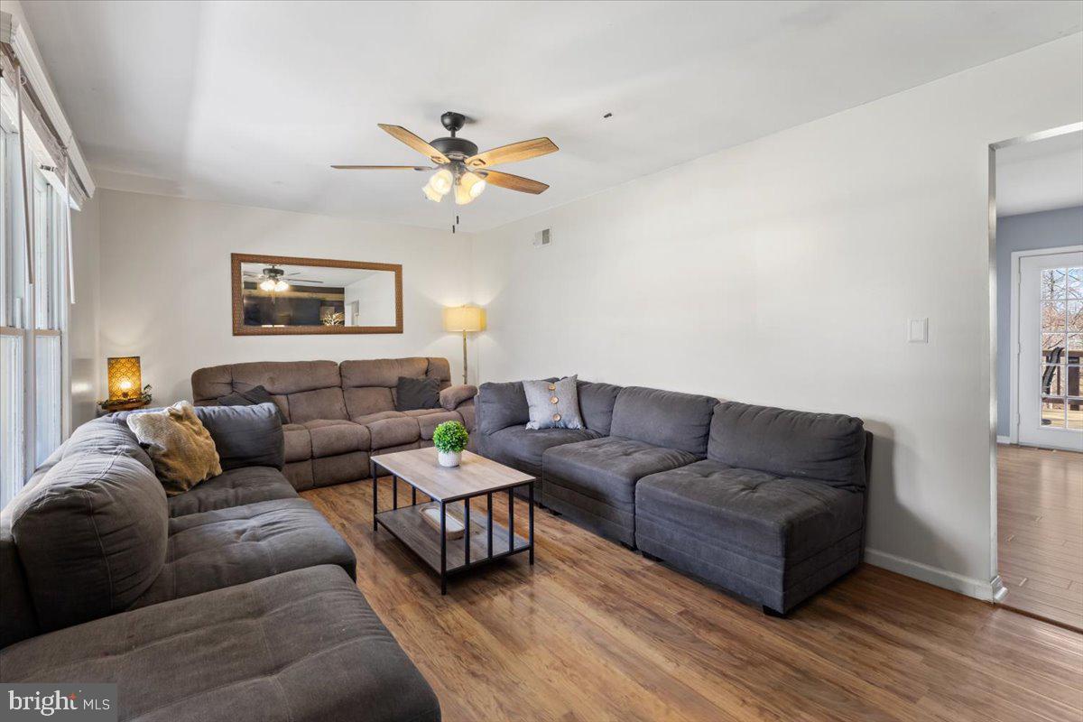 125 Choptank Road Stafford, VA 22556 - Photo 7 of 65 New Paint and Flooring Throughout!