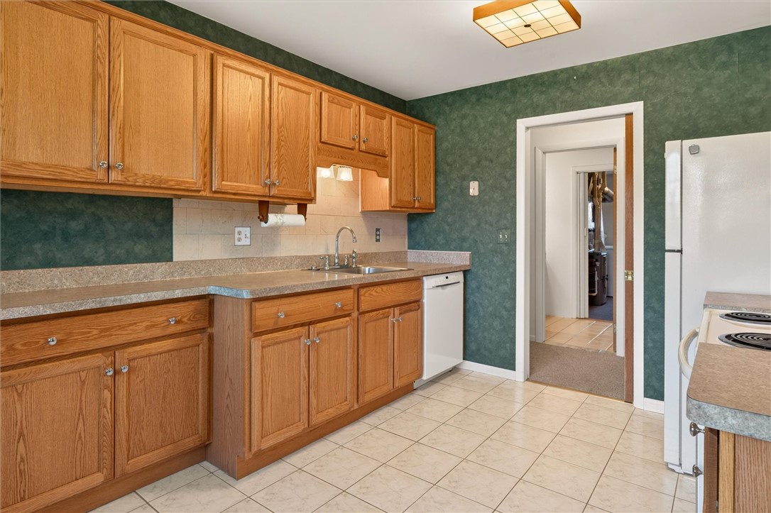 1018 B Greenleaf Road Greece, NY 14612 - Photo 23 of 50