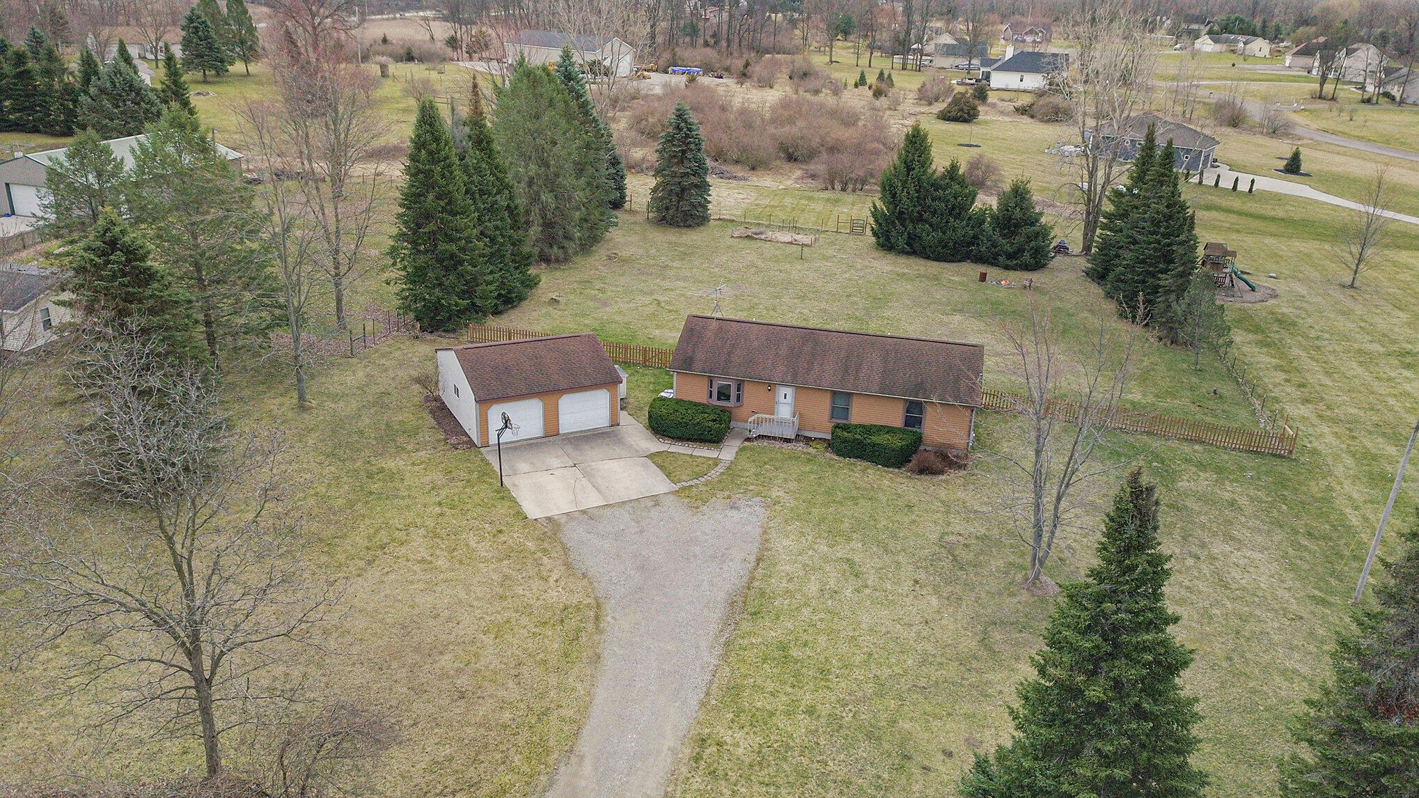 751 Chase Lake Road Howell, MI 48855 - Photo 21 of 23 021_dji_0681