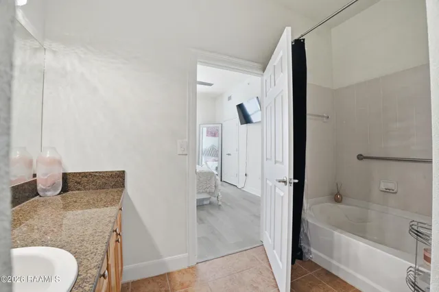 $265,000 | 201 Settlers Trace Boulevard, Unit 1413, Lafayette, LA 70508