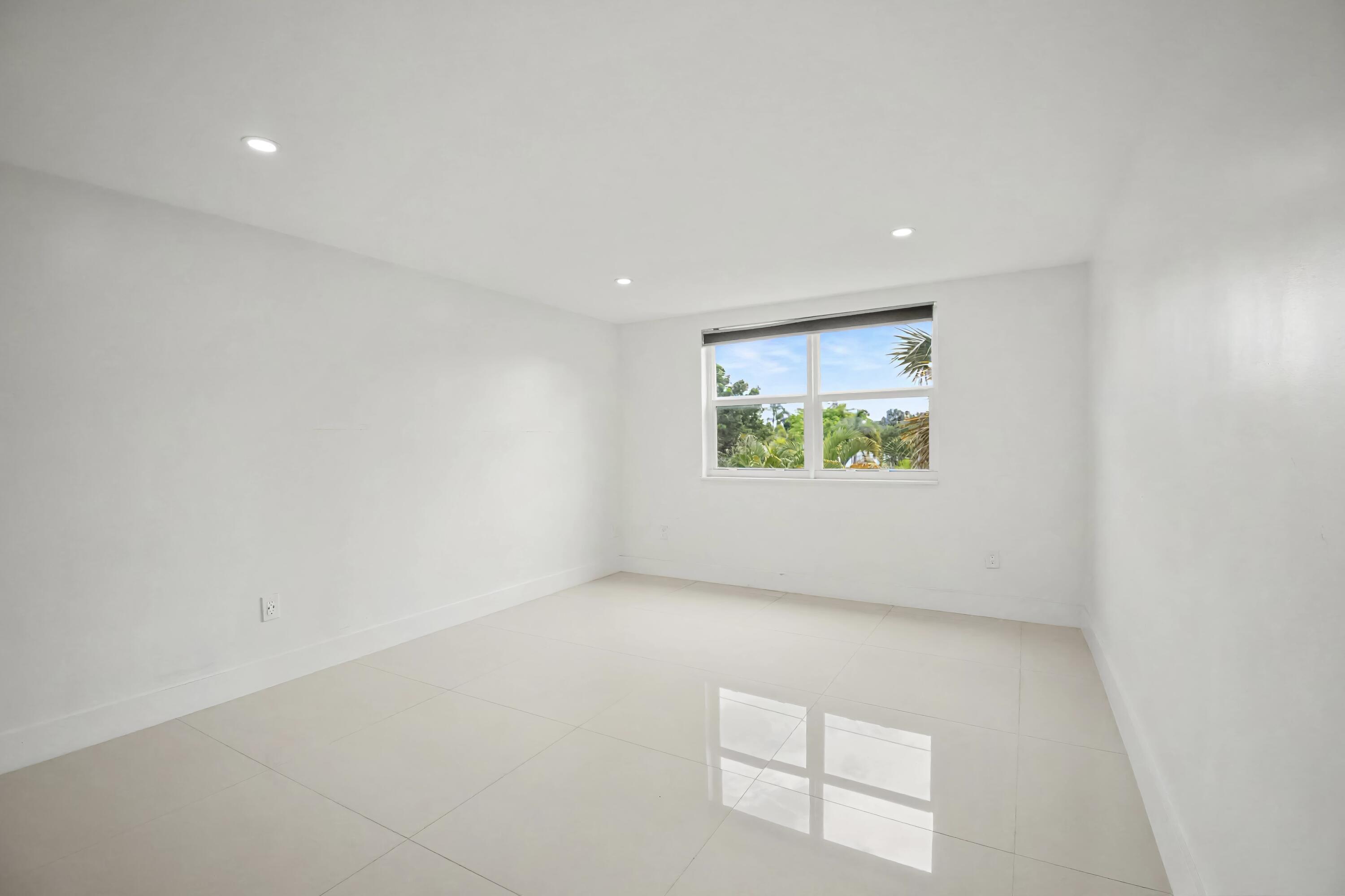 10110 Boca Entrada Boulevard, Unit 305 Boca Raton, FL 33428 - Photo 8 of 15 69433447-4454-40CC-9106-2451100A8DAB