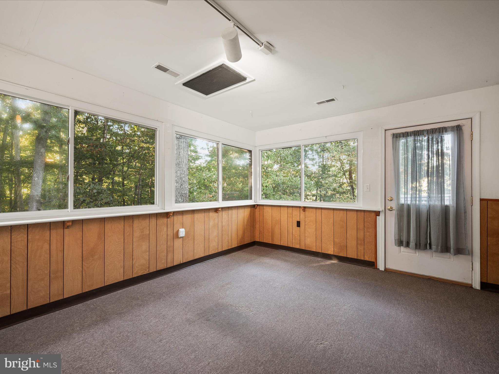 102 Divot Place Cross Junction, VA 22625 - Photo 24 of 86 Enjoy the outdoors year-round in the sunroom