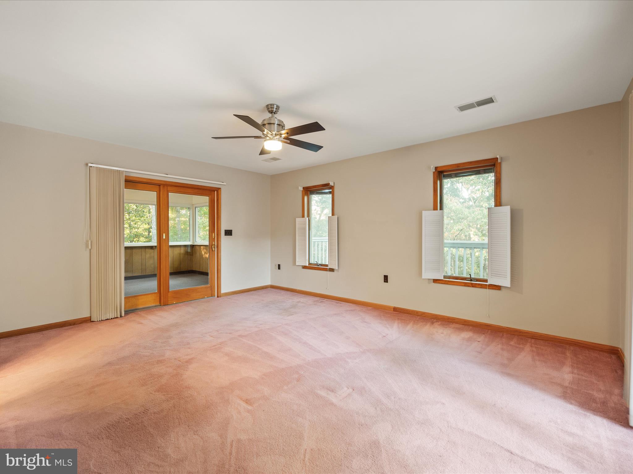 102 Divot Place Cross Junction, VA 22625 - Photo 26 of 86 Primary bedroom w/ access to sunroom