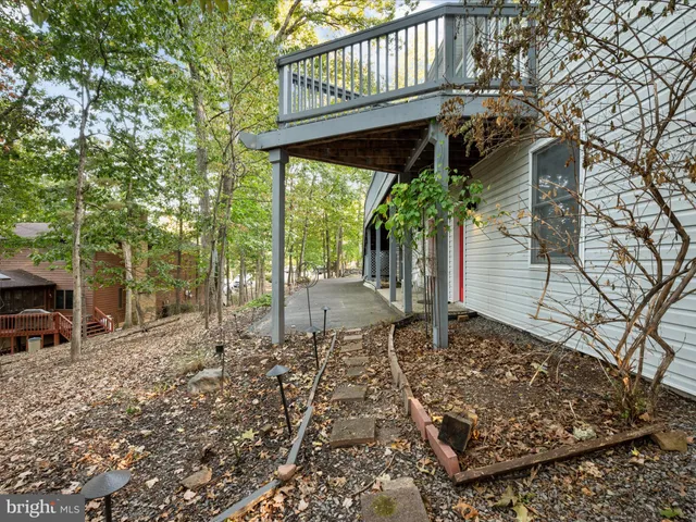 $414,000 | 102 Divot Place, Cross Junction, VA 22625