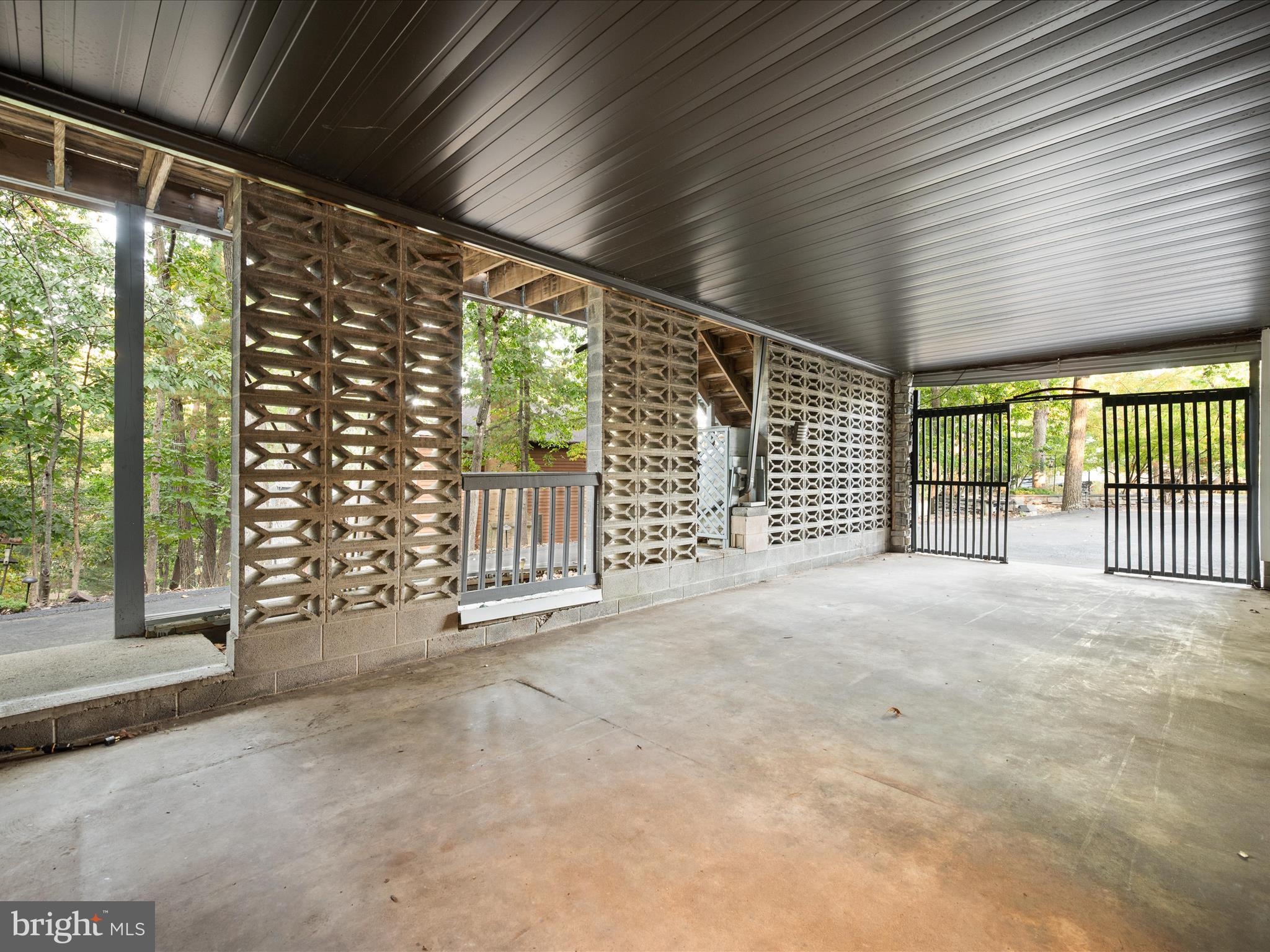102 Divot Place Cross Junction, VA 22625 - Photo 7 of 86 Offers additional covered parking or storage