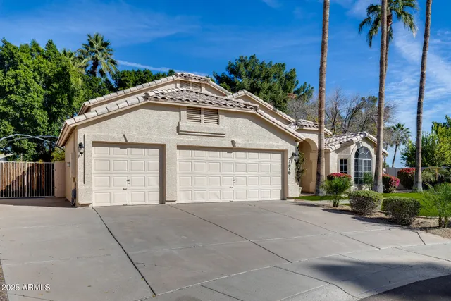 $699,900 | 7276 West Oraibi Drive, Glendale, AZ 85308