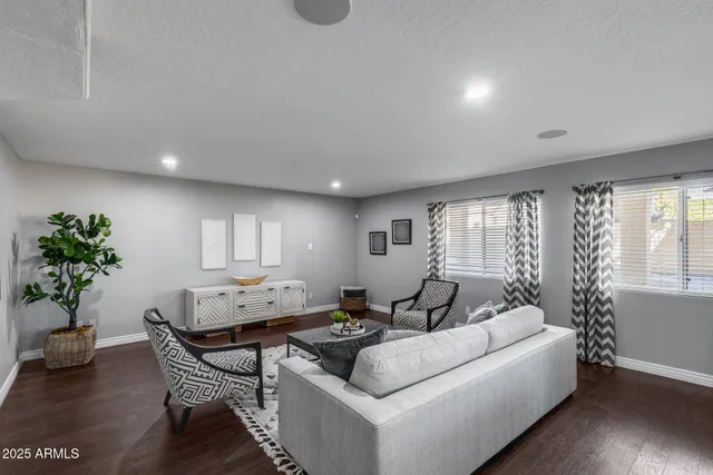 $699,900 | 7276 West Oraibi Drive, Glendale, AZ 85308