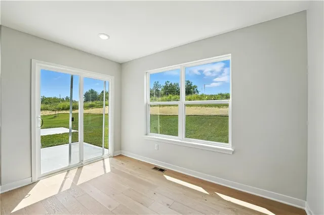 $384,950 | 709 Glenn Circle, Raymore, MO 64083