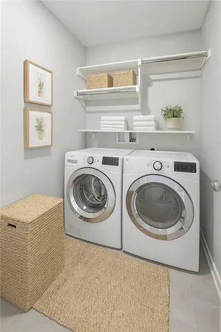 $384,950 | 709 Glenn Circle, Raymore, MO 64083