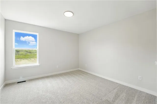 $384,950 | 709 Glenn Circle, Raymore, MO 64083