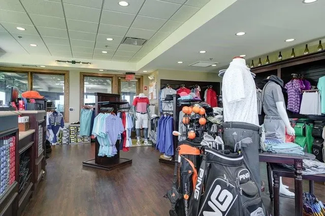 $384,950 | 709 Glenn Circle, Raymore, MO 64083