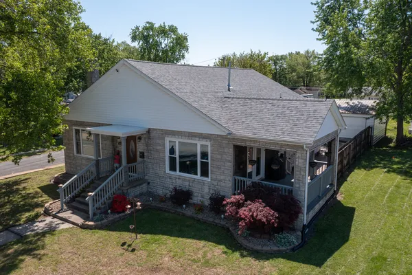 $217,500 | 433 East Main Street, Salem, IL 62881
