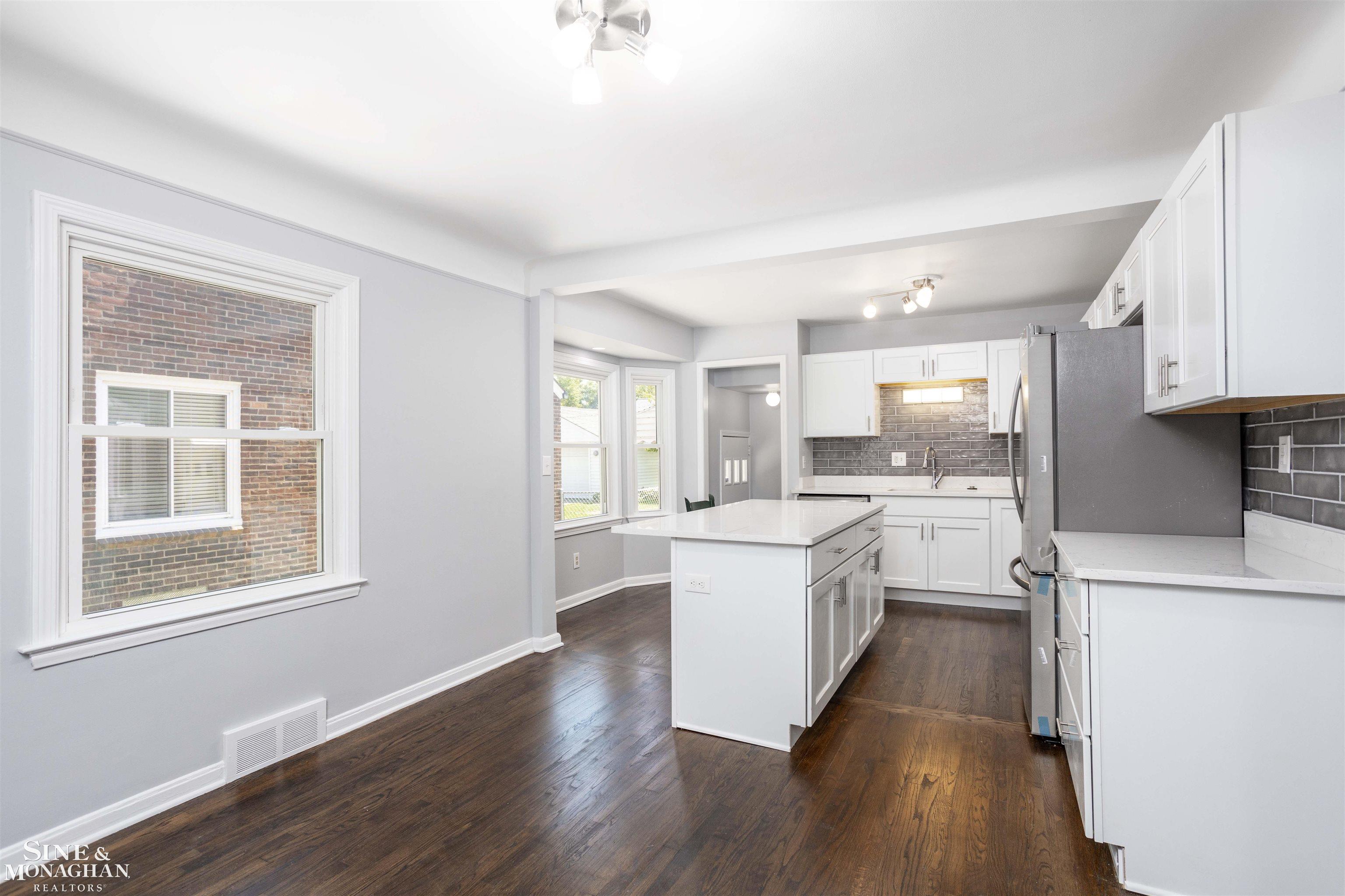 377 Ridgemont Road Grosse Pointe Farms, MI 48236 - Photo 5 of 36