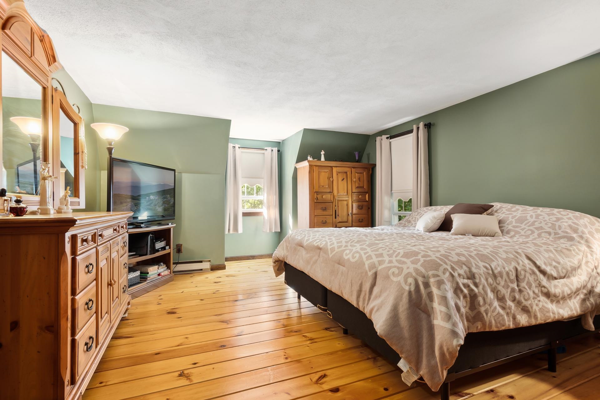 16 Londonderry Road Windham, NH 03087 - Photo 14 of 40