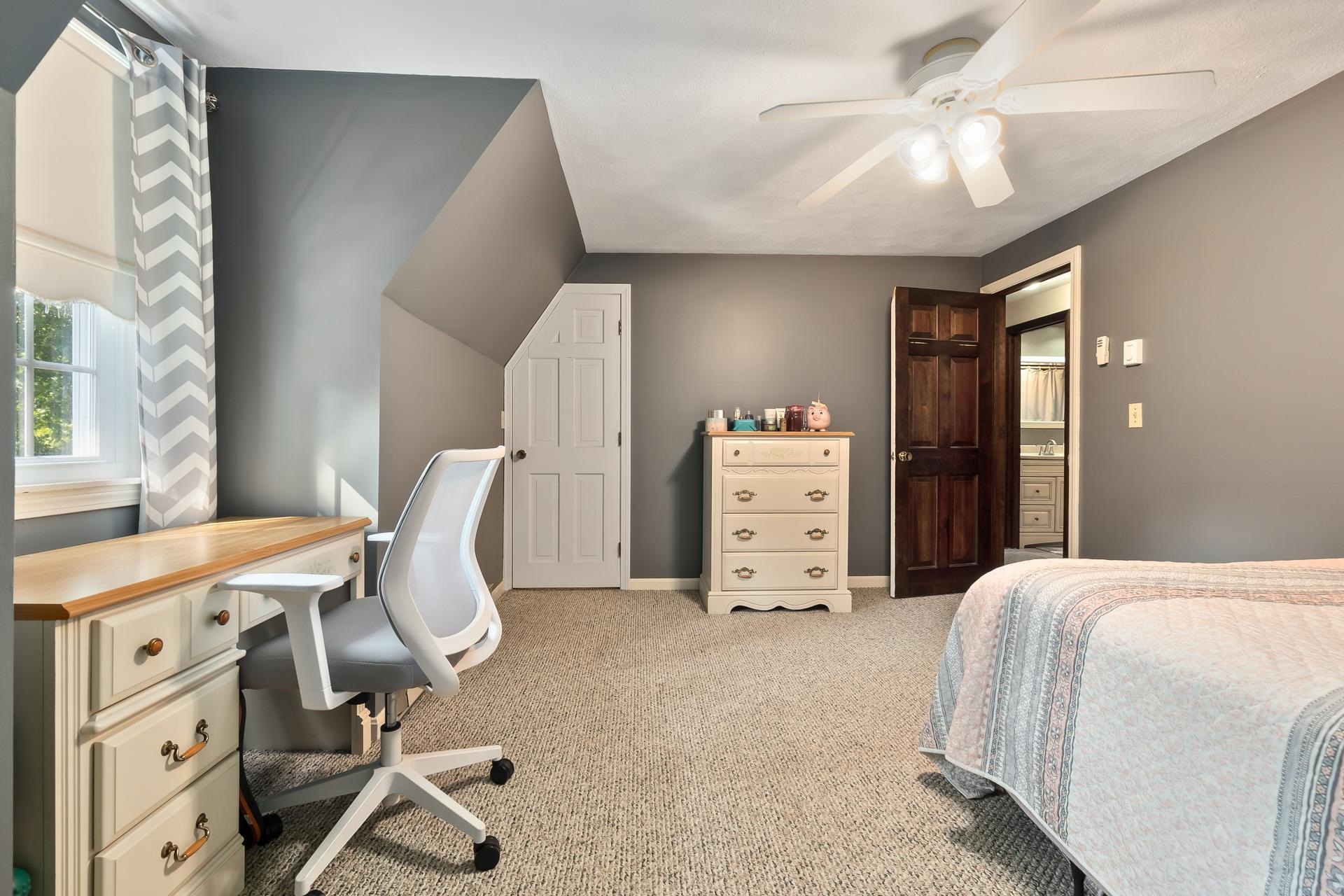 16 Londonderry Road Windham, NH 03087 - Photo 18 of 40