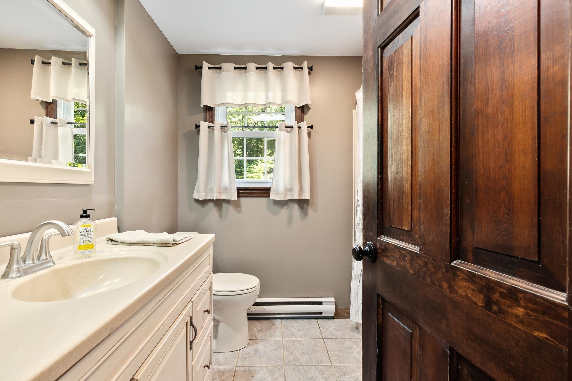 16 Londonderry Road Windham, NH 03087 - Photo 20 of 40