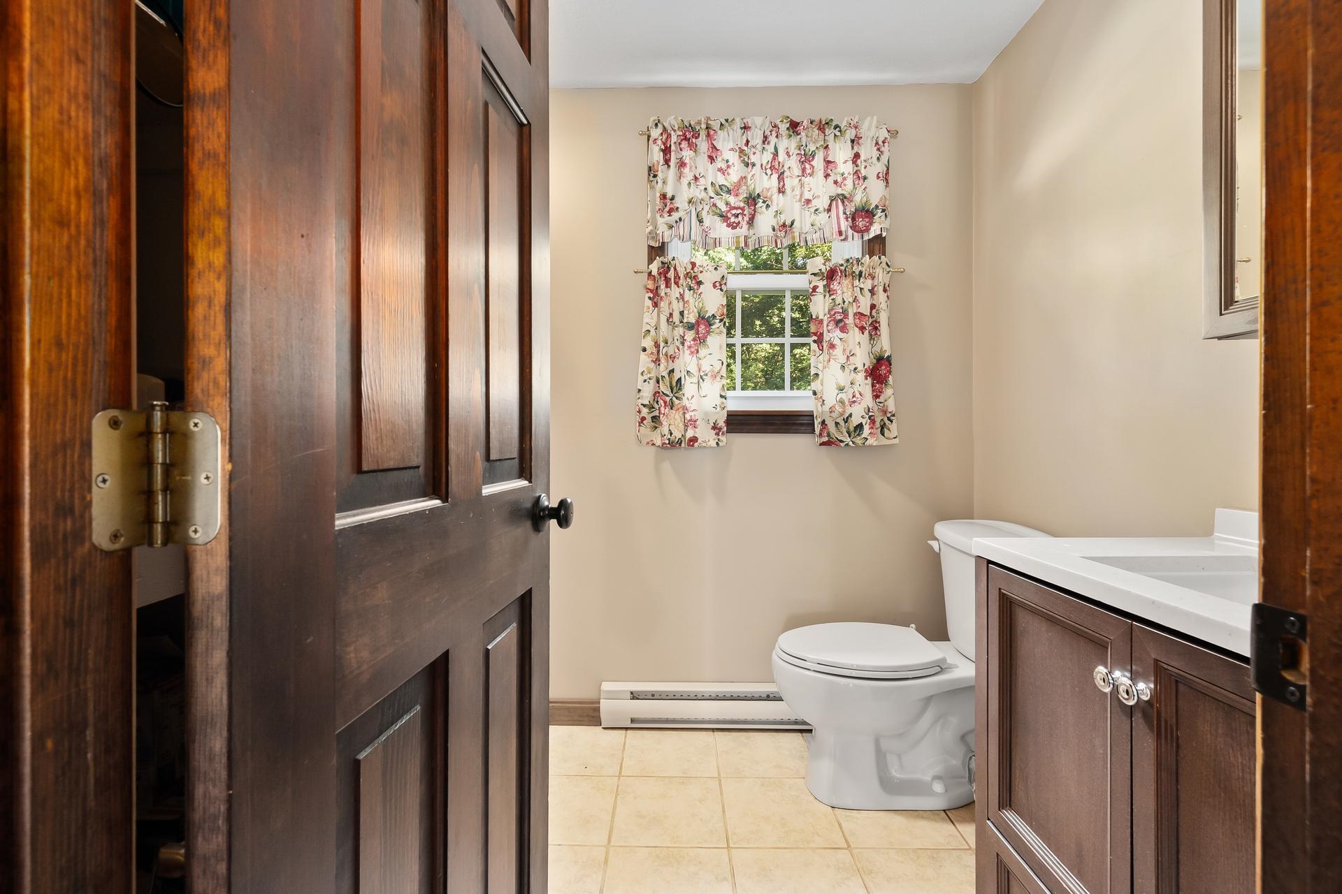 16 Londonderry Road Windham, NH 03087 - Photo 23 of 40