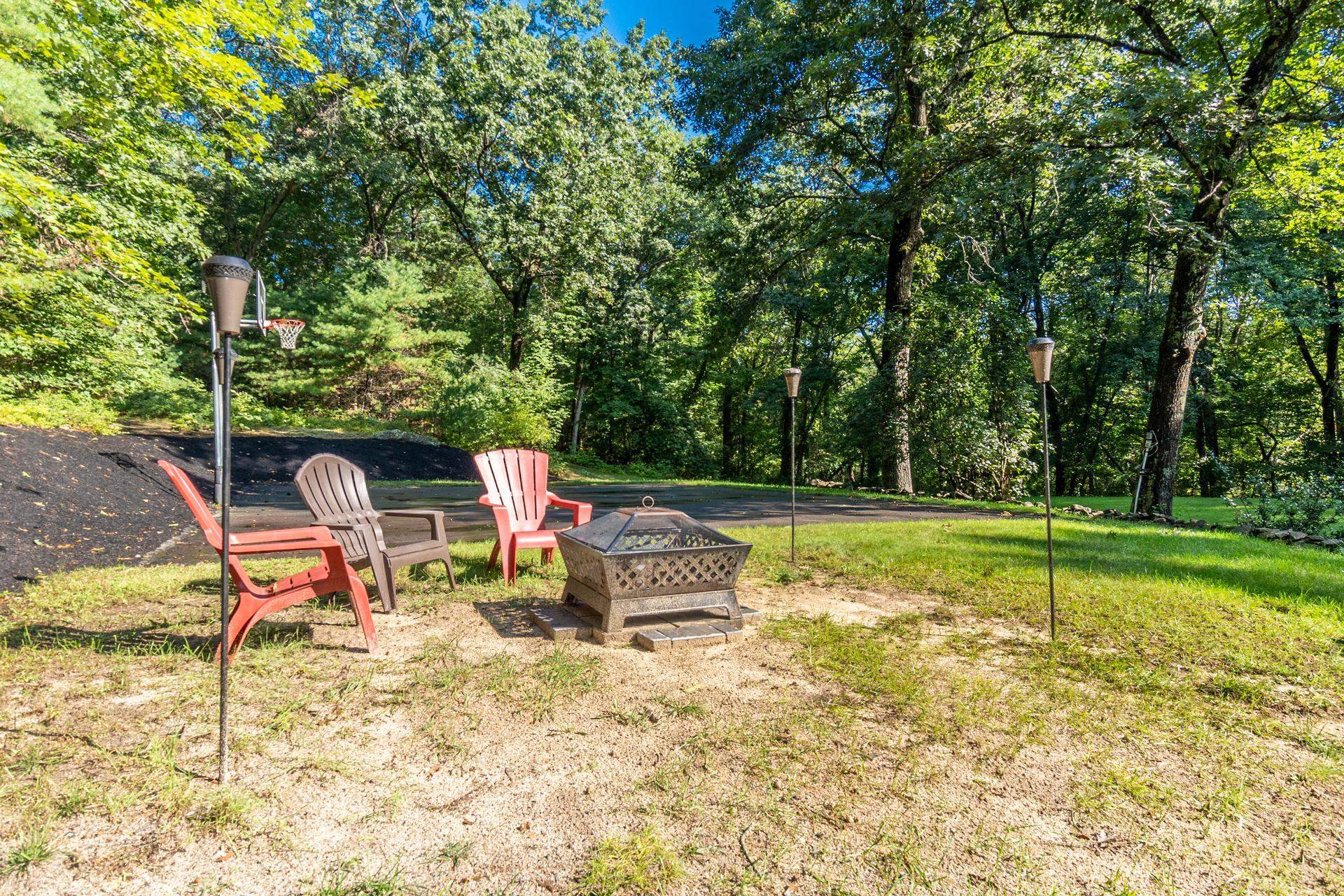 16 Londonderry Road Windham, NH 03087 - Photo 33 of 40