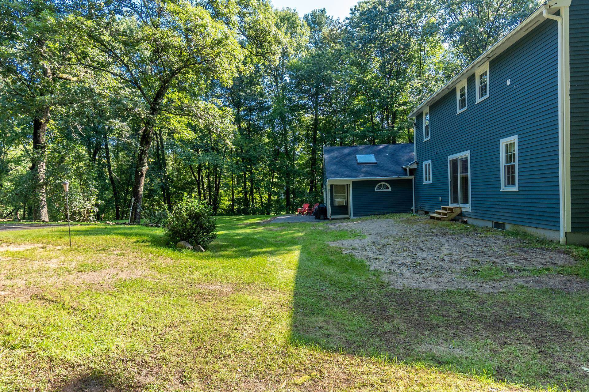 16 Londonderry Road Windham, NH 03087 - Photo 37 of 40