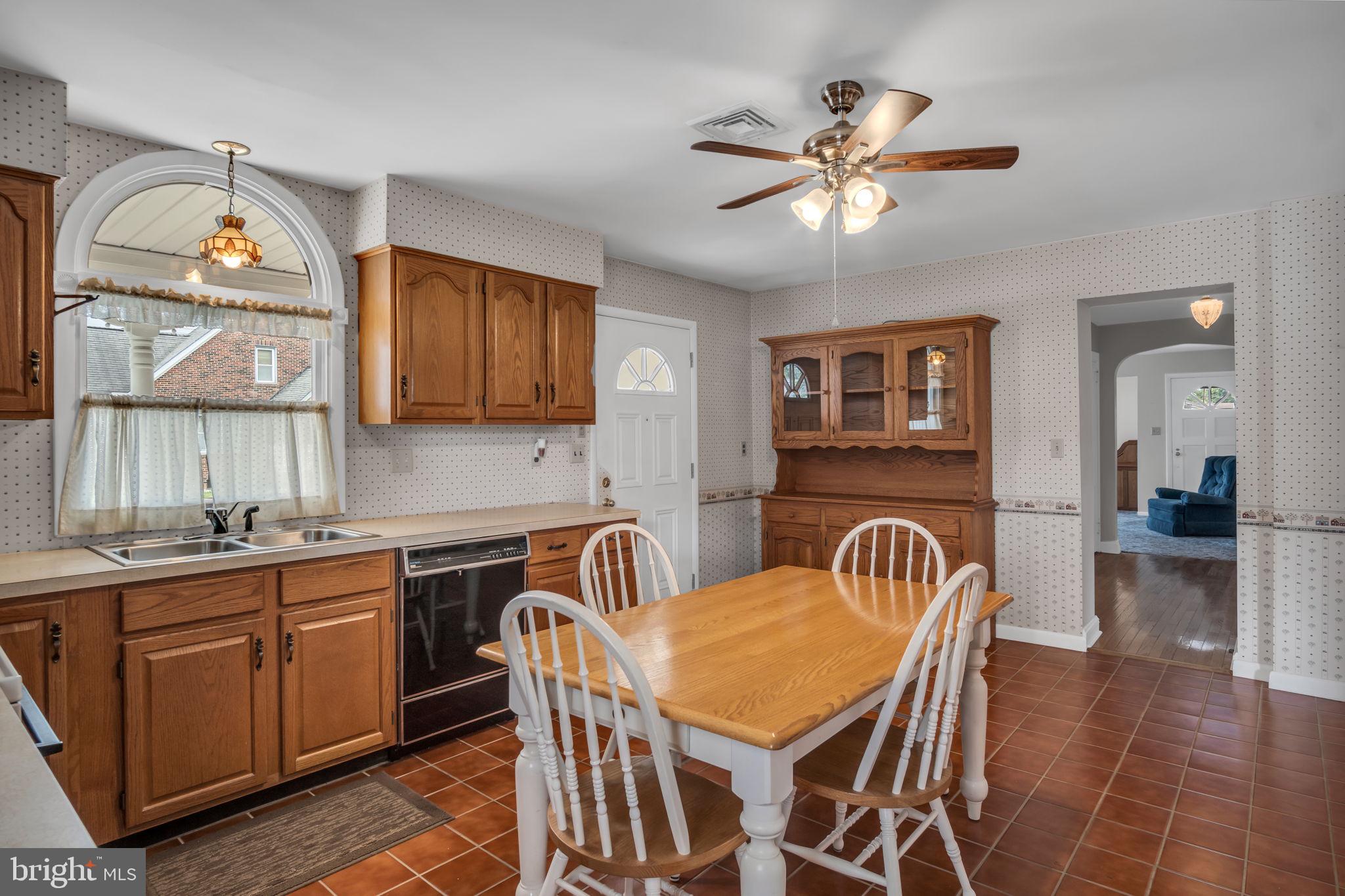 2061 West Trindle Road Carlisle, PA 17013 - Photo 12 of 38 Gallery Image 12