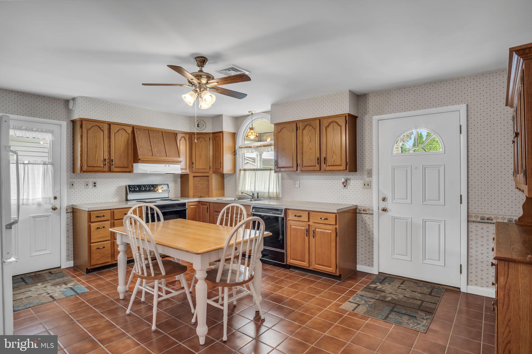 2061 West Trindle Road Carlisle, PA 17013 - Photo 10 of 38 Gallery Image 10