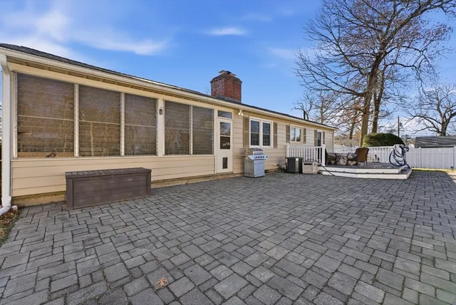 $394,900 | 17 Laurence Drive, West Springfield, MA 01089