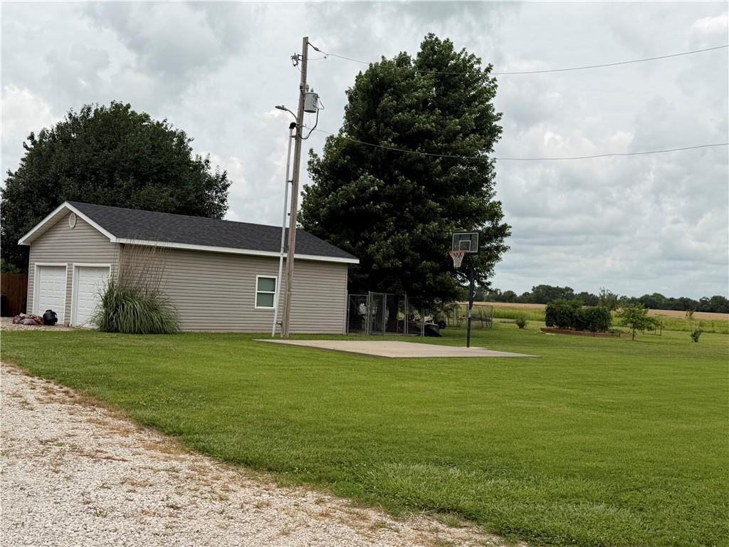 2399 Poplar Road Fort Scott, KS 66701 - Photo 10 of 68