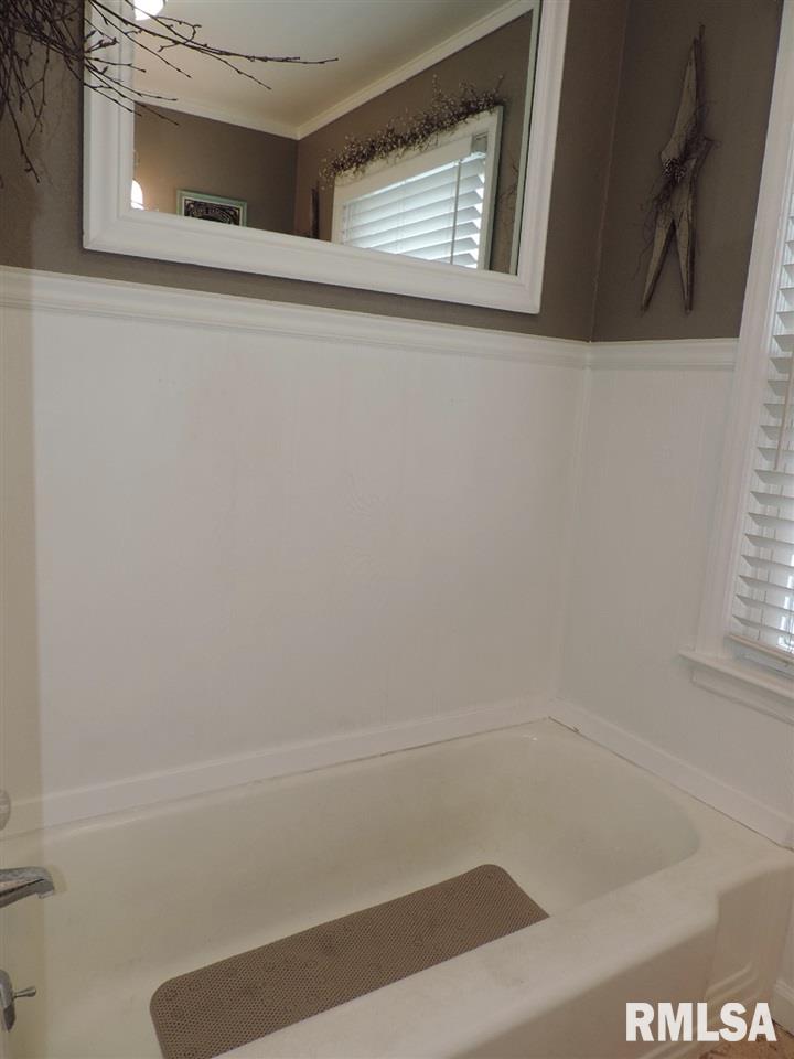 1512 Tennell Road Pekin, IL 61554 - Photo 18 of 26 Gallery Image 18