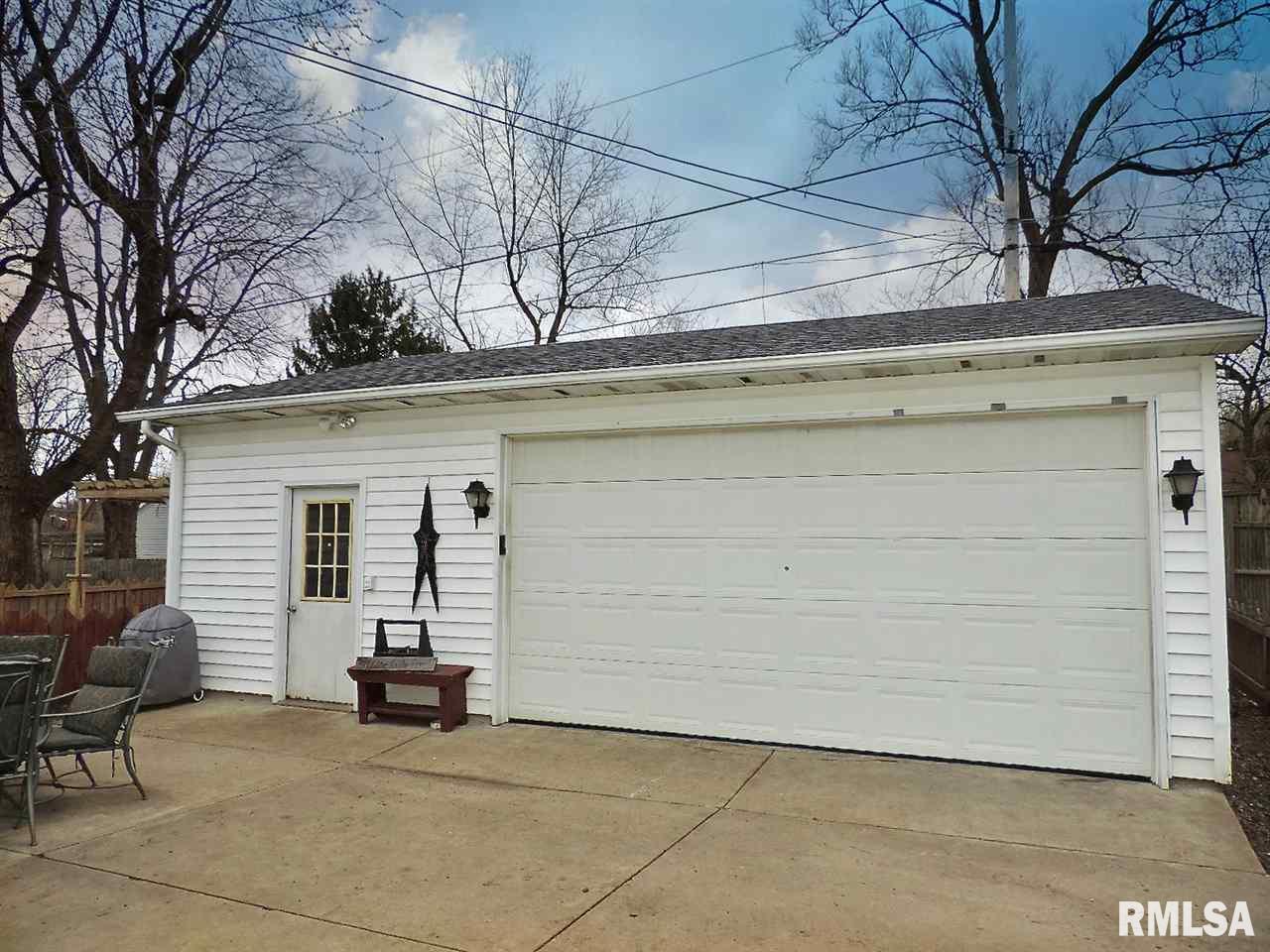 1512 Tennell Road Pekin, IL 61554 - Photo 4 of 26 Gallery Image 4