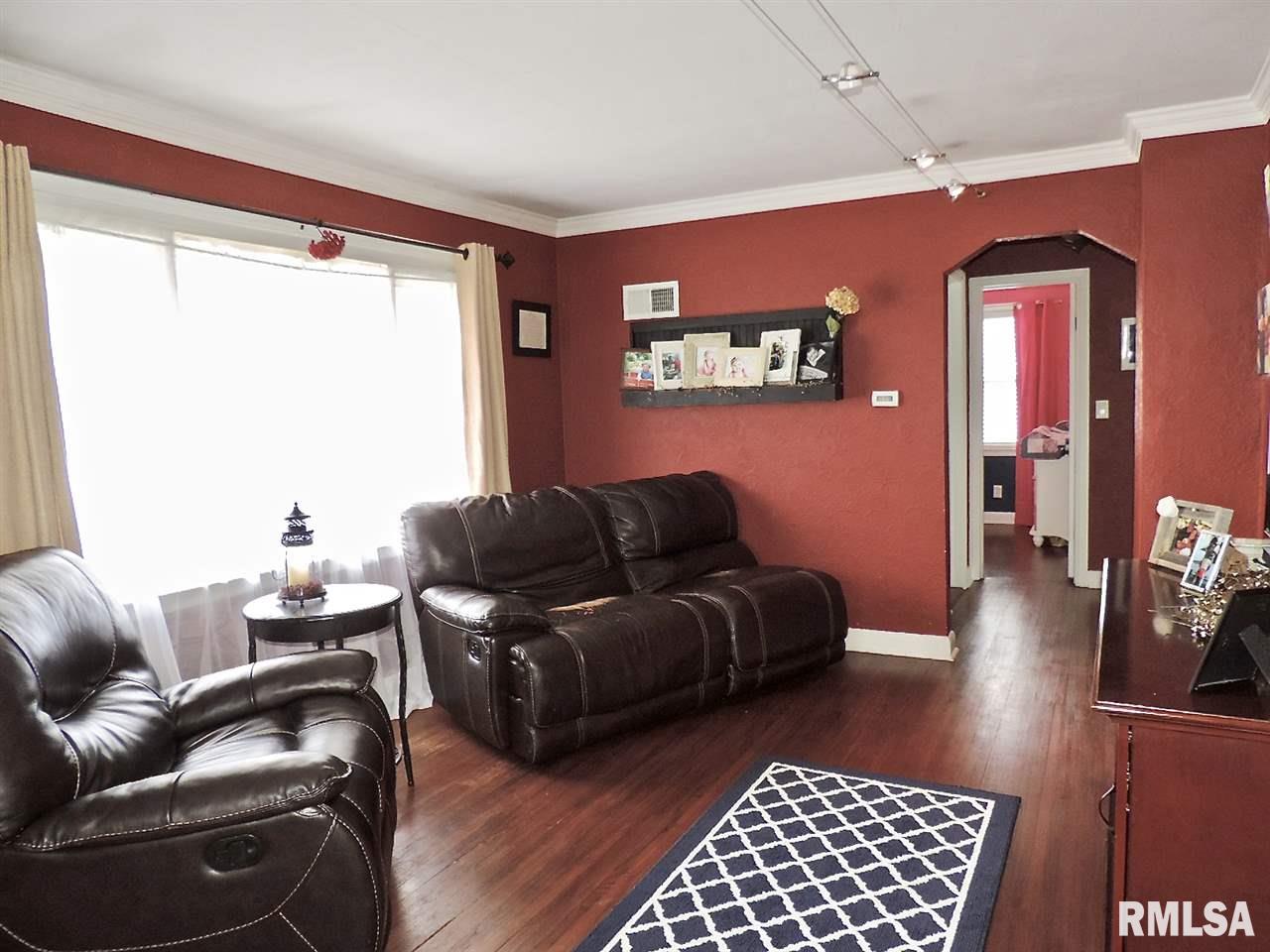 1512 Tennell Road Pekin, IL 61554 - Photo 9 of 26 Gallery Image 9