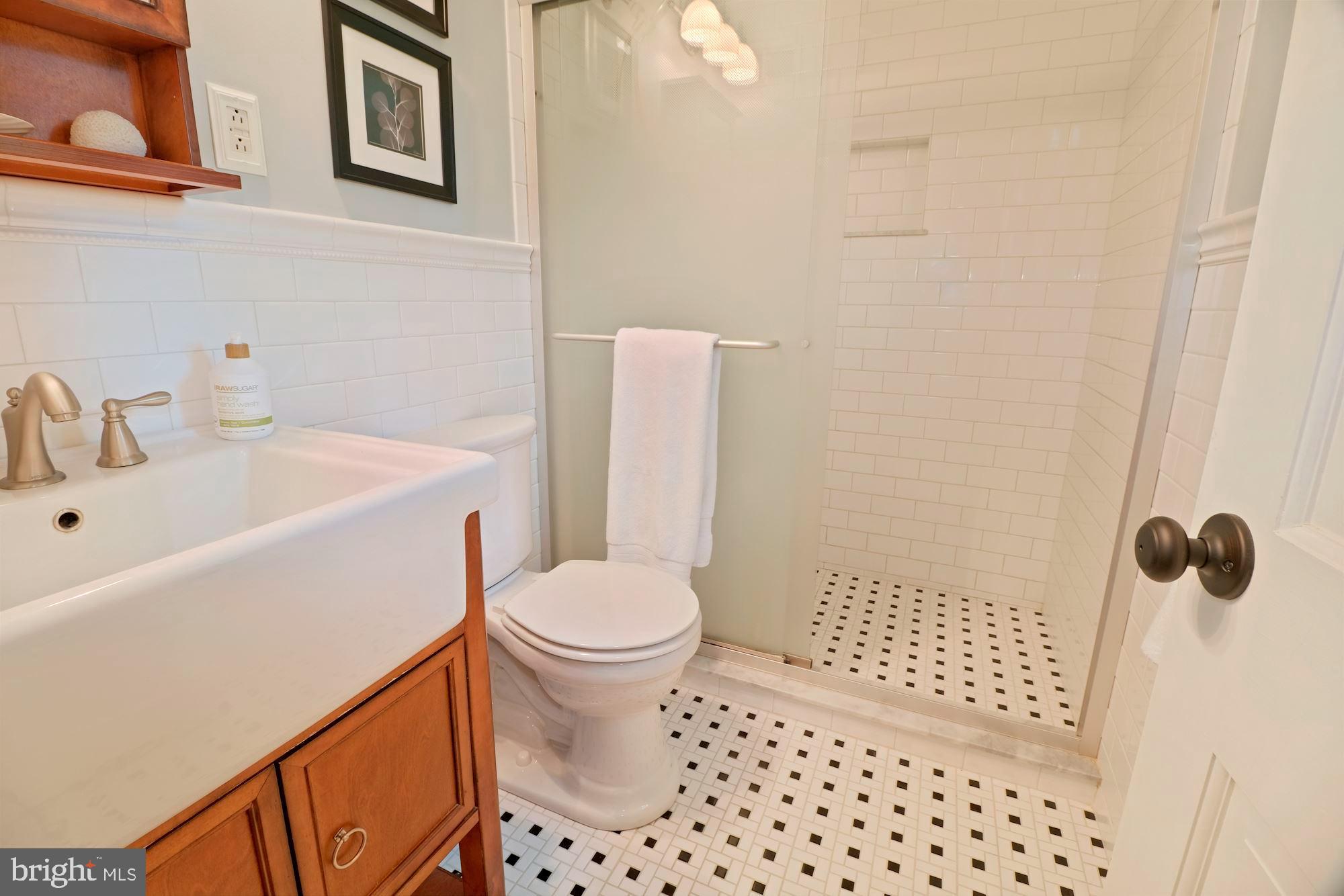 966 Lee Road Kennett Square, PA 19348 - Photo 33 of 51 Owners suite bath