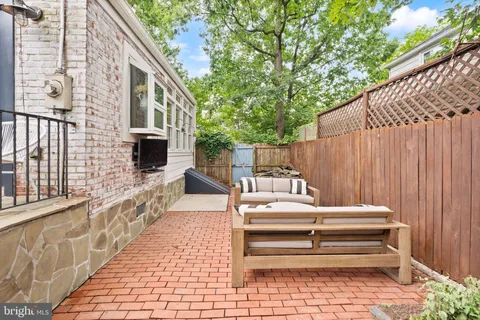 $1,115,000 | 4843 Arlington Boulevard, Arlington, VA 22203